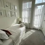 Old Town Pied-A-Terre With Private Terrace And Parking!
