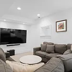 Luxe Sfh Bucktown Retreat With Garage Parking
