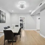 Apartment The Chic Urban Oasis Near The Lake!