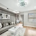 The Chic Urban Oasis Near The Lake! *