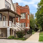 Logan Square Duplex 3br S2 * Chicago