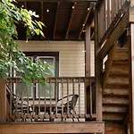 Logan Square Duplex 3Br Apt S2