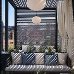Level River North 4*