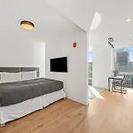 Hotel Level River North 4*