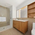 Level River North Hotel