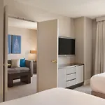 Hilton Magnificent Mile 3*