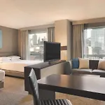Hilton Magnificent Mile Hotel 3*