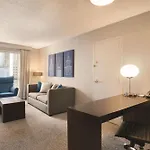 Hotel Hilton Magnificent Mile 3*