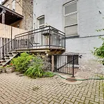 Lincoln Park Apt Walk To Beach, Shops And Dining!