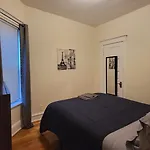 Chateau De Woodlawn - Peaceful 3 Bedroom Apartment.