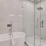 2 Newly Built Luxury With Private Roofdeck Holiday home