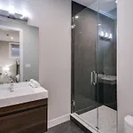 Holiday home 2 Newly Built Luxury With Private Roofdeck *