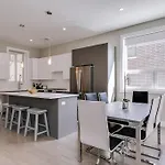 2 Newly Built Luxury With Private Roofdeck Holiday home Chicago