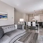 2 Newly Built Luxury With Private Roofdeck Holiday home Chicago
