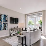 Holiday home 2 Newly Built Luxury With Private Roofdeck