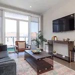 2 Newly Built Luxury With Private Roofdeck Holiday home Chicago