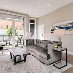2 Newly Built Luxury With Private Roofdeck Holiday home Chicago