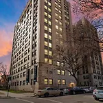 Inviting 2-Bedroom Apt In Hyde Park - The Blackwood Rep