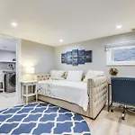 Holiday home Stylish Retreat: Walk To Loyola Chicago