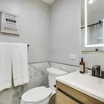 Holiday home Stylish Retreat: Walk To Loyola Chicago