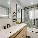 Stylish Retreat: Walk To Loyola * Chicago