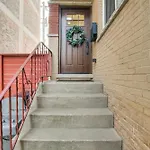Stylish Retreat: Walk To Loyola Holiday home *