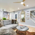 Stylish Retreat: Walk To Loyola Chicago