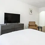 Landing Modern Apartment With Amazing Amenities
