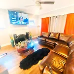 Fully Equipped Cozy 4/5 Br Apartment Chicago