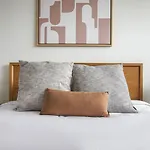 River West 1Br W Roofdeck Wd Nr Blue Line Chi-1023