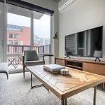 River North 1Br W Gym Pool Nr Riverwalk L Chi-1034