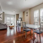 Modern Belden Apartment