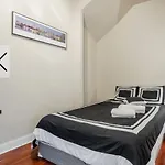 Apartment Modern Belden Chicago