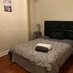 Modern Belden Apartment *