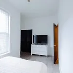 Apartment The Brown House - A Luxurious Uchicago Campus Chicago