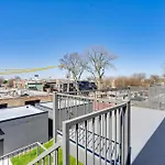 7 Mi To Downtown Luxe Chicago Condo