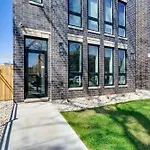 Apartment 7 Mi To Downtown Luxe Chicago