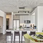 2Br Luxury River North Apartment With Wonderful Views