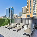 2Br Modern South Loop Suite With Views & Gym