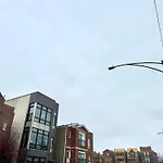 Chicago Classic Near United Center And Downtown
