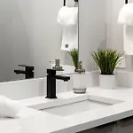 River North With Balcony Apartment *