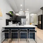 River North With Balcony *