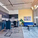 Mccormick Place 2Br Suite With Patio, Skyline View And Optional Parking Sleeps 6 Near Soldier Field And Grant Park