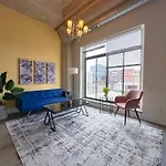 Mccormick Place 2Br Suite With Patio, Skyline View And Optional Parking Sleeps 6 Near Soldier Field And Grant Park