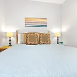 Newly Rehabbed Greystone With 2 Private Apartments, Backyard, Garage, Laundry, Close To Expressway Apartment