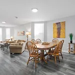 Apartment Newly Rehabbed Greystone With 2 Private Apartments, Backyard, Garage, Laundry, Close To Expressway Chicago