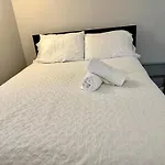 Close To Downtown - Free Parking Homestay Chicago