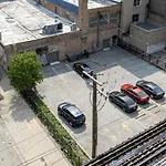 Mccormick Place Spacious 5Br Suite With Pool Table & Optional Parking Sleeps 10 Near Soldier Field And Grant Park