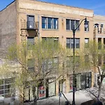 Mccormick Place Spacious 5Br Suite With Pool Table & Optional Parking Sleeps 10 Near Soldier Field And Grant Park