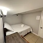 Homestay Close To Downtown - Free Parking